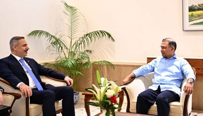 PM invites Turkish President to visit Bangladesh