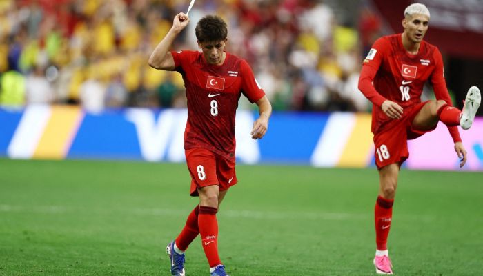 Australia stun Turkey 2-0