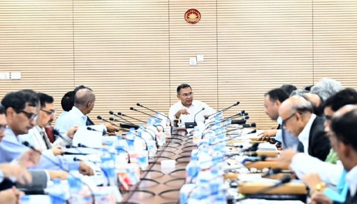PM chairs ECNEC meeting at Secretariat