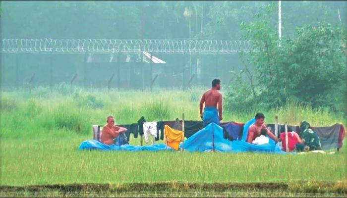India detains and deports 5,000 Bangladeshis
