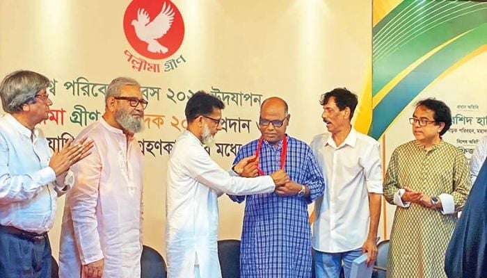 Sheikh Rokon honoured for his endeavour to saving rivers