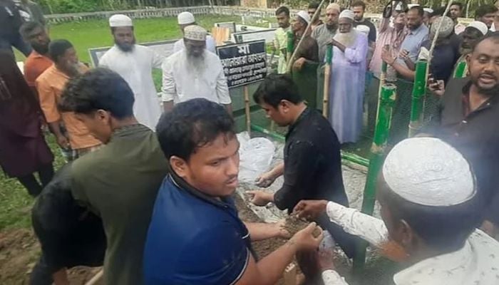 Tofail Ahmed laid to eternal rest next to his parents' grave