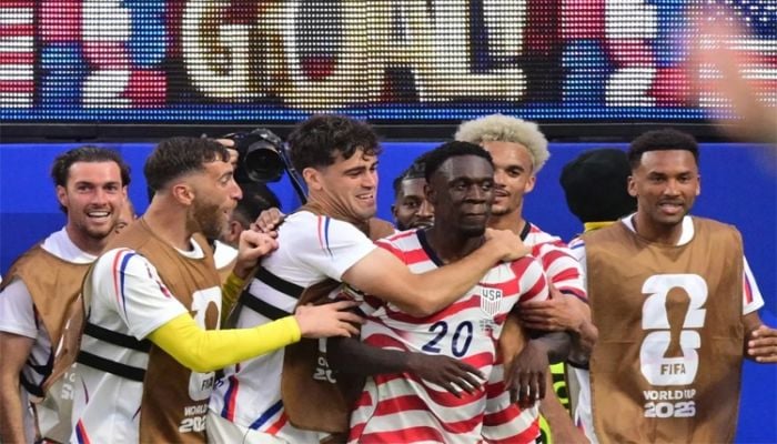 USA beat Australia 2-0 to reach World Cup knockouts