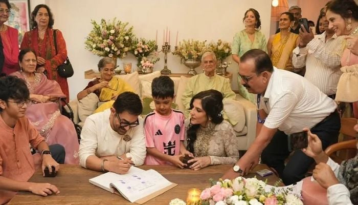 Aamir Khan married with attendance of three children