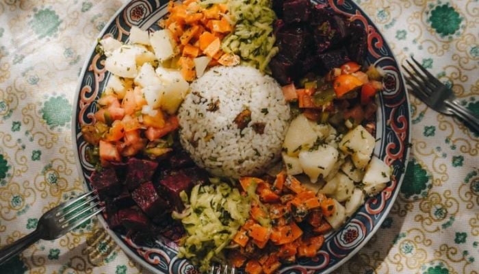 Healthy diet too expensive for one in three people globally, UN report finds