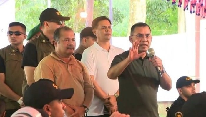 Govt will let no obstacle stand in way of rebuilding country: PM