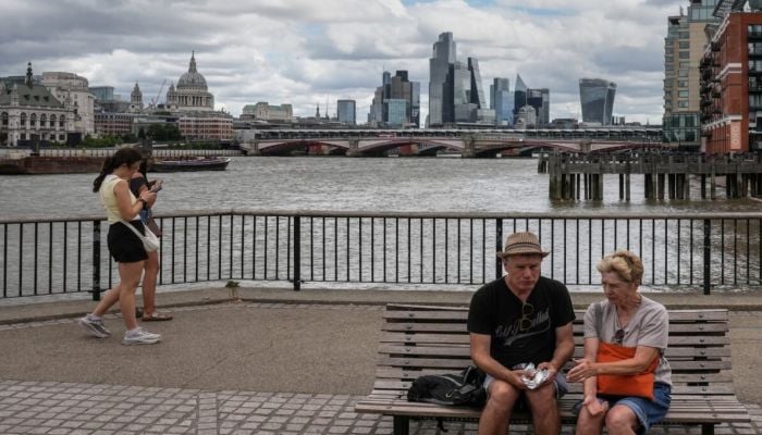 More than 2,700 died as result of heatwaves in England, researchers say