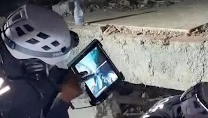 Three-year-old rescued and taken to hospital six days after Venezuela quake