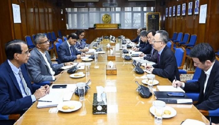 ADB VP meets BB governor to discuss financial sector reforms