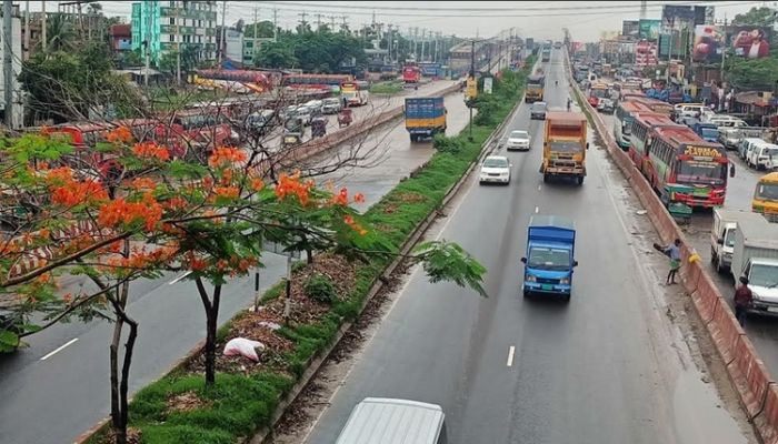 Traffic flow becomes normal on Dhaka-Chattogram highway after repair works