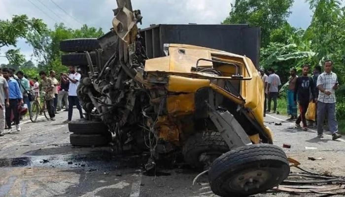 3 killed, 20 injured in bus-dump truck collision in Gopalganj