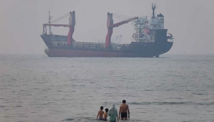 Iran grants permission for a number of Iraqi oil tankers to pass through Hormuz