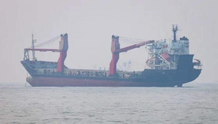 Iranian parliament advances plans for Hormuz service fees