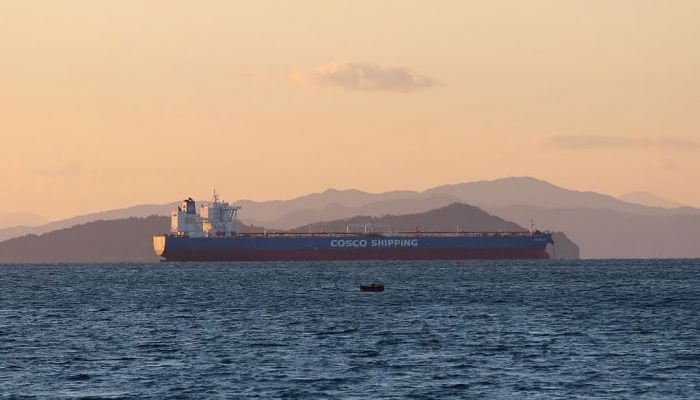 Oil extends climb on prolonged Hormuz export uncertainty