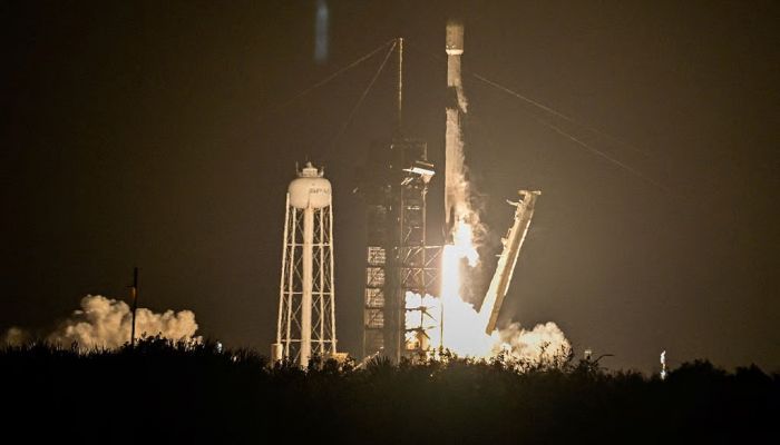 Piece of SpaceX rocket will crash into the moon