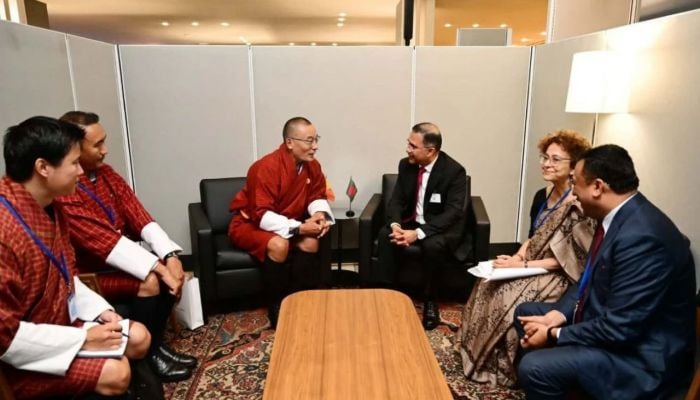 PM holds separate meetings with Bhutan PM, Maldives Vice President