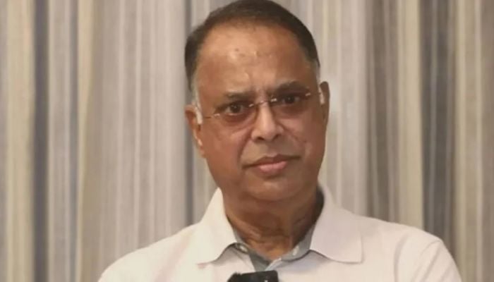 Power minister in hospital with pneumonia