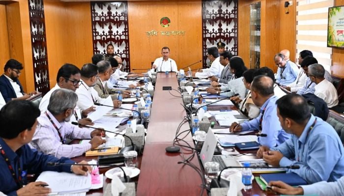 PM directs steps to boost farm output, cut import dependence