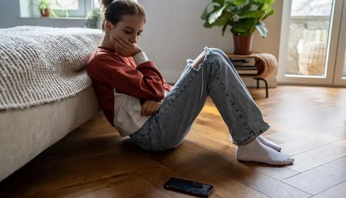 12-year-olds with smartphones are more likely to develop eating disorders by 14