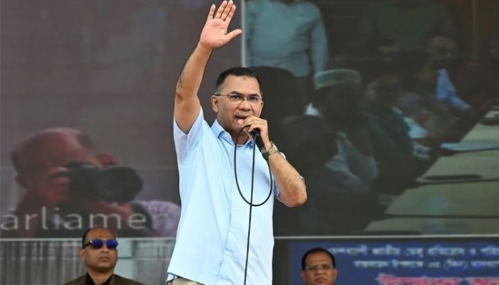 PM urges youth to join efforts to rebuild country, fight dengue